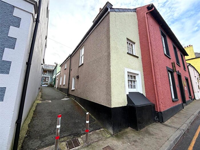 2 Bedroom End Of Terrace House For Sale In Main Street, Fishguard, Pembrokeshire, SA65