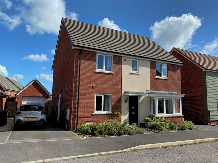 4 Bedroom Detached House To Rent In Gibson Place, Longhedge, Salisbury, SP4
