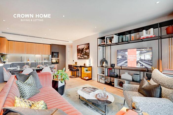 1 Bedroom Apartment For Sale In Saffron Gardens, London Dock, Vaughan Way, London, E1W