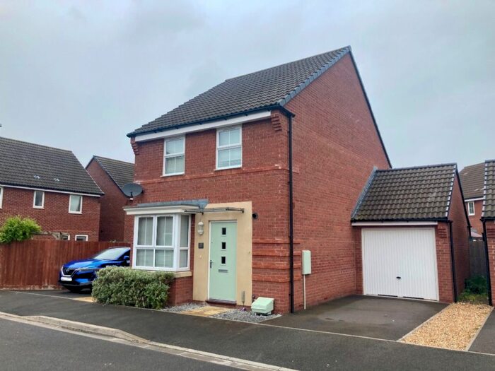 3 Bedroom Detached House To Rent In Royal Drive, Bridgwater, TA6