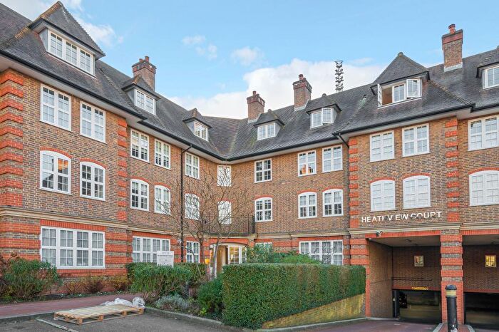 1 Bedroom Apartment To Rent In Heathview Court, Hampstead, NW11