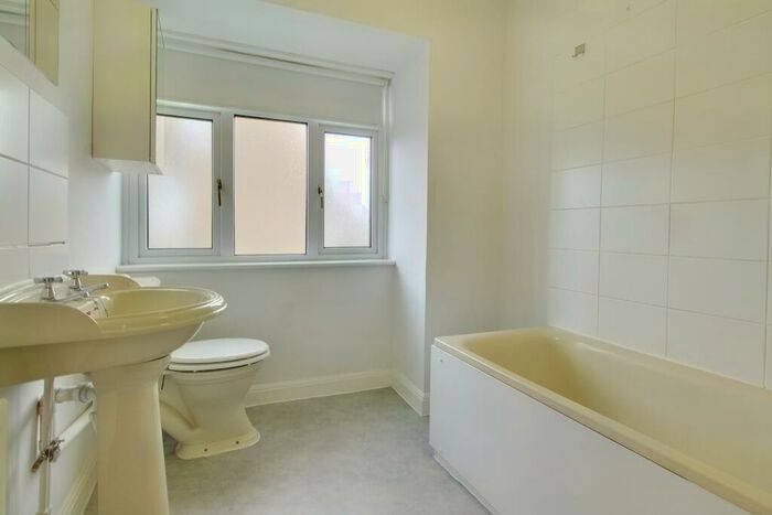 1 Bedroom Flat To Rent In Park Court, (), West Dulwich, SE21
