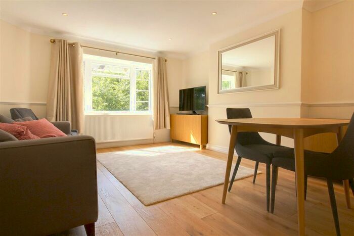 1 Bedroom Flat To Rent In West Hill, London, SW15