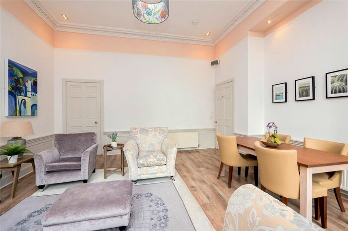 2 Bedroom Flat To Rent In Broughton Place, Edinburgh, EH1