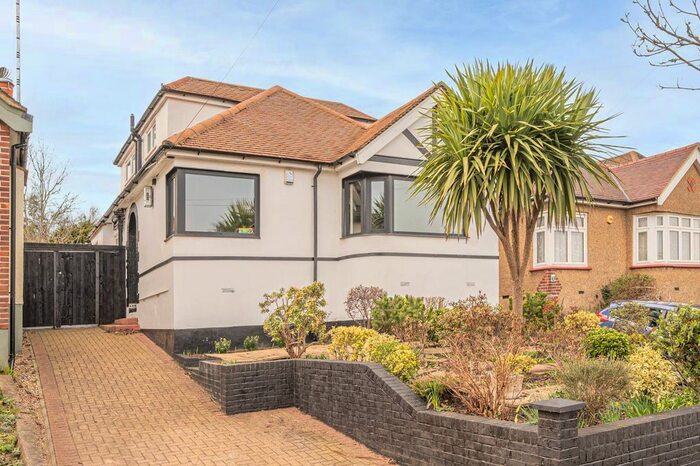 4 Bedroom Property To Rent In King Edward Road, High Barnet, Barnet, EN5