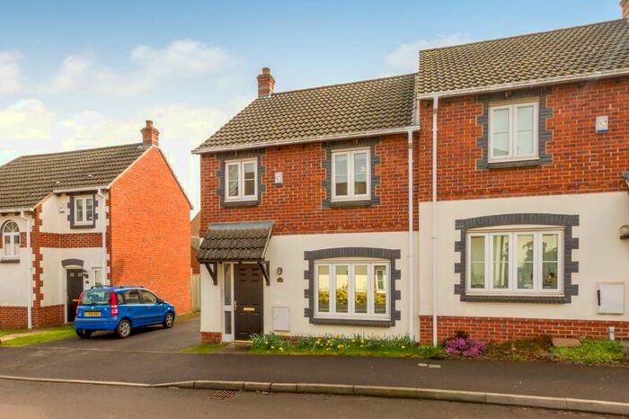 3 Bedroom Terraced House To Rent In Hubble Close, Oxford, OX3