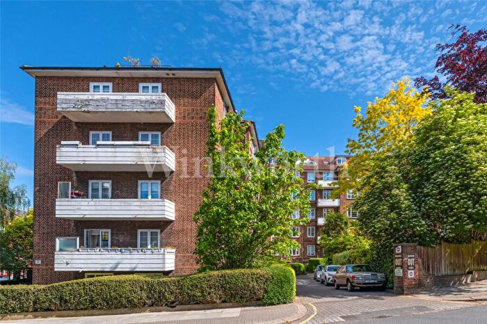 2 Bedroom Apartment For Sale In Finchley Road, London, NW3