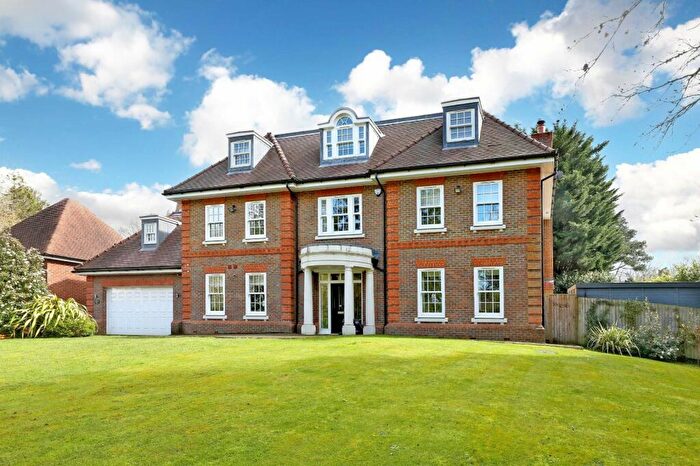 6 Bedroom Detached House To Rent In Manor Road, Penn, HP10