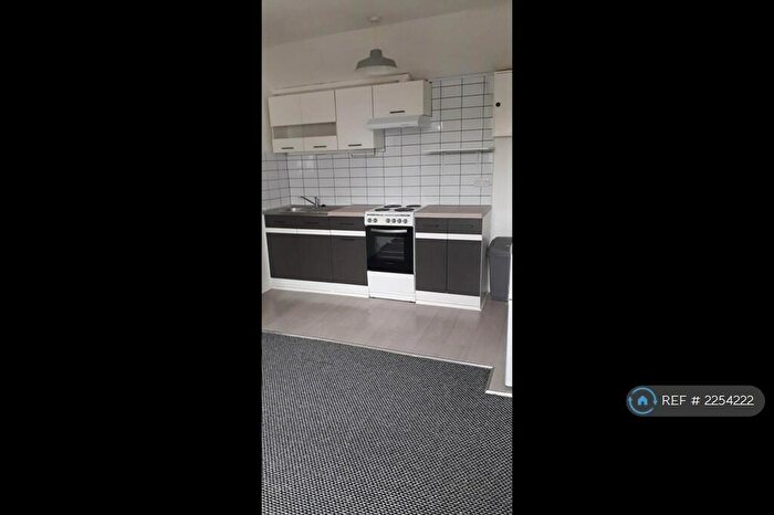 1 Bedroom Flat To Rent In Cross Street, Wrexham, LL11