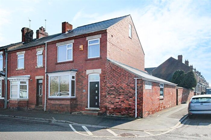 3 Bedroom End Terrace House For Sale In Shadyside, Hexthorpe, Doncaster, DN4