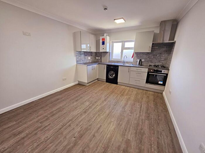 2 Bedroom Flat To Rent In Balfour Road, Ilford, IG1