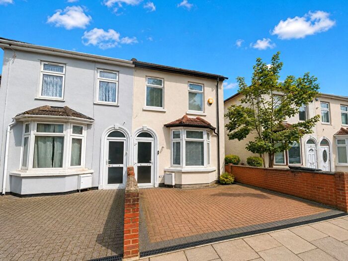 5 Bedroom Terraced House To Rent In Kingston Road, Southall, Greater London, UB2