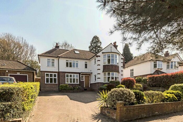 5 Bedroom Detached House To Rent In Woodlands Road, Surbiton, KT6