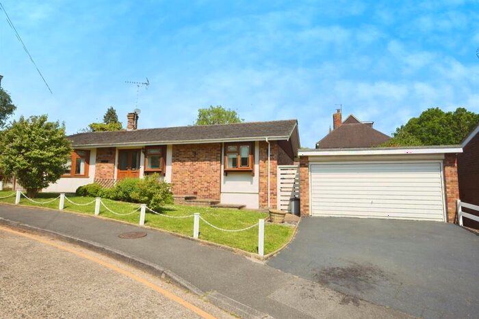 3 Bedroom Detached Bungalow For Sale In Lewis Close, Shenfield, Brentwood, CM15