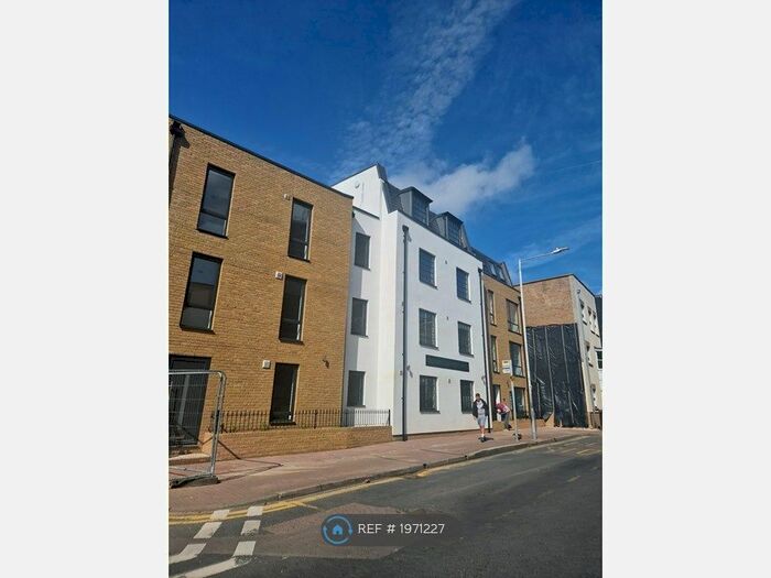 2 Bedroom Flat To Rent In King Street, Ramsgate, CT11