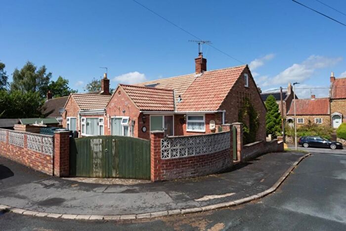 3 Bedroom Bungalow For Sale In Prospect Cottages, Husthwaite, York, YO61