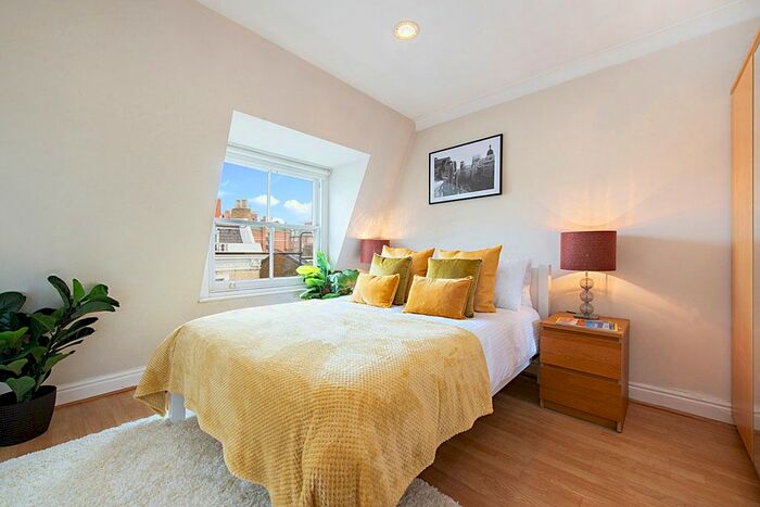 Studio To Rent In Westbourne Grove, Bayswater, London, W2