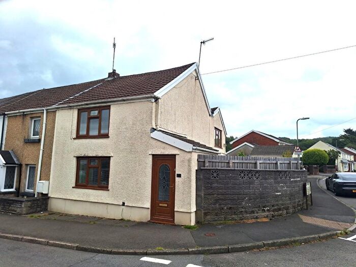 3 Bedroom Property To Rent In Main Road, Bryncoch, Neath, SA10