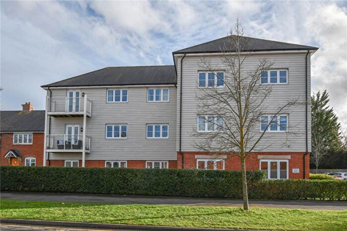 2 Bedroom Apartment For Sale In Diamond Jubilee Way, Wokingham, Berkshire, RG40