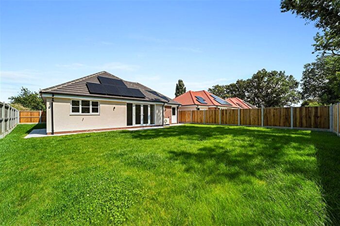 3 Bedroom Bungalow For Sale In Church Road, Brightlingsea, Colchester, CO7