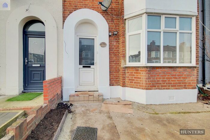 3 Bedroom Terraced House To Rent In Park Road, Ilford IG1