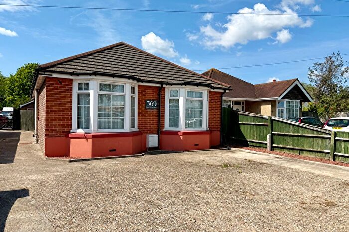 3 Bedroom Detached Bungalow For Sale In Fareham Road, Gosport, PO13