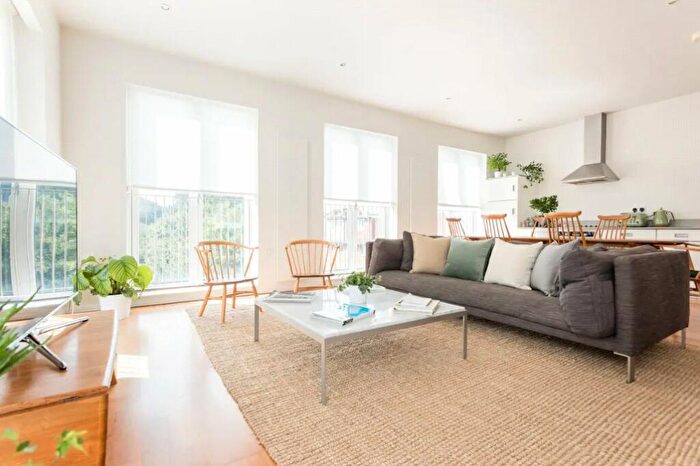 2 Bedroom Apartment To Rent In Clark Street, London, E1