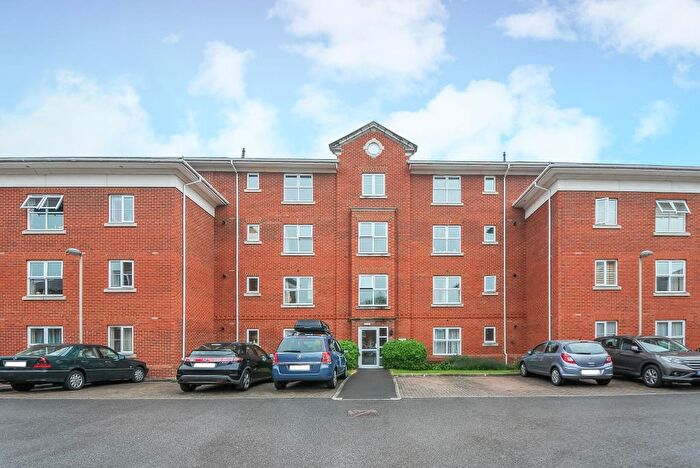 2 Bedroom Apartment To Rent In Newbury, Berkshire, RG14