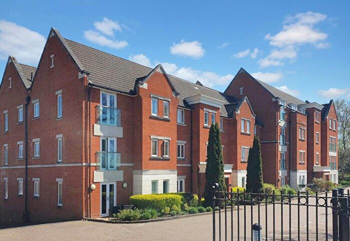 2 Bedroom Flat For Sale In The Comptons Horsham, RH13