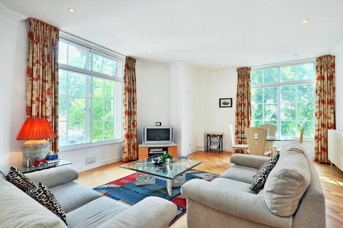 2 Bedroom Flat To Rent In Trinity Square, London, EC3N
