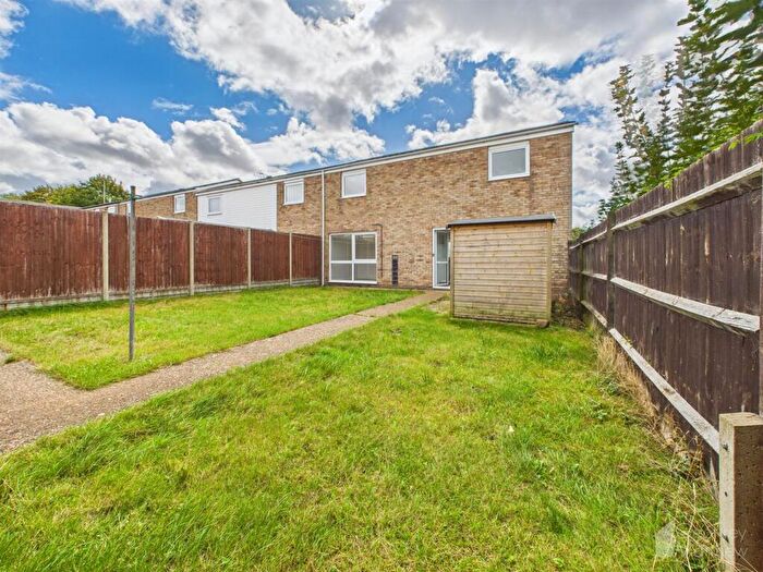 3 Bedroom End Of Terrace House For Sale In Sefton Road, Martins Wood, Stevenage, SG1