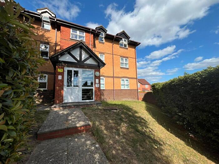 2 Bedroom Apartment For Sale In Waller Court, Caversham, Reading, RG4