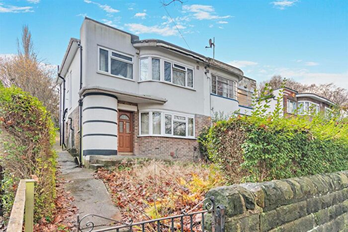 3 Bedroom Semi Detached House For Sale In Grove Lane, Leeds, LS6