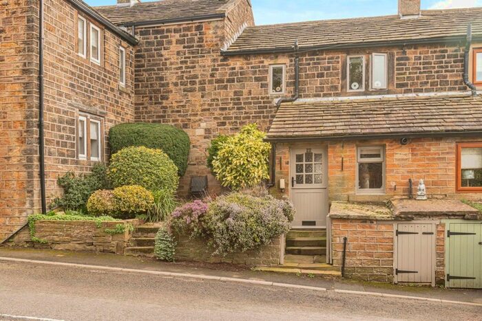 2 Bedroom Cottage For Sale In Linfit Lane, Kirkburton, Huddersfield, HD8