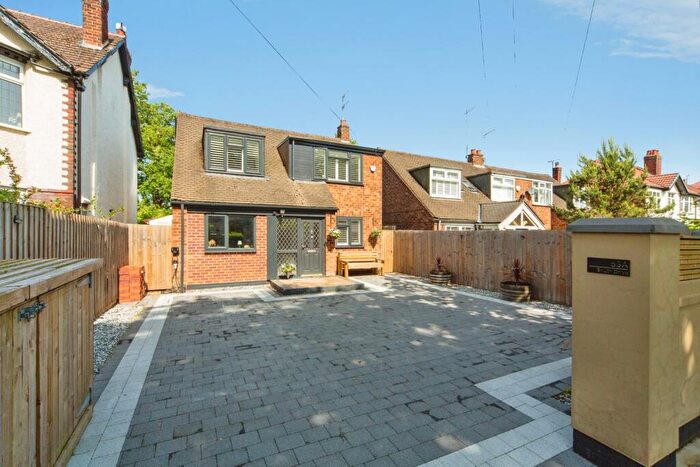 3 Bedroom Detached House For Sale In South Drive, Wirral, Merseyside, CH49