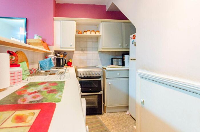 2 Bedroom End Of Terrace House To Rent In Coleridge Road, London, , North Finchley, London, N12