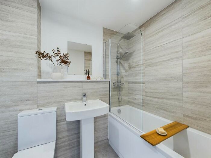 1 Bedroom Flat For Sale In Davigdor Road, Hove, East Sussex, BN3