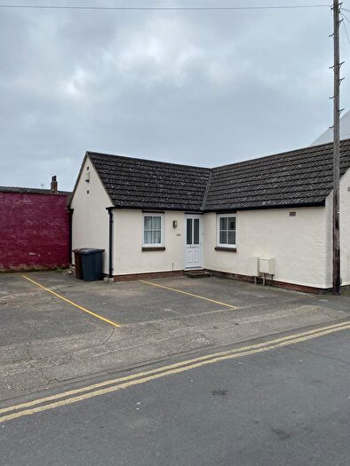 2 Bedroom House To Rent In Newland Street West, Two Bed Student Property - / - Two Parking Spaces Included, LN1