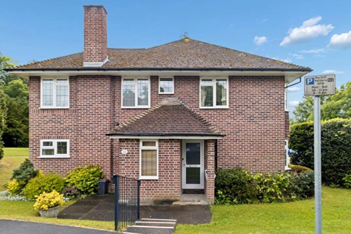 3 Bedroom Maisonette To Rent In The Glen, Northwood, HA6