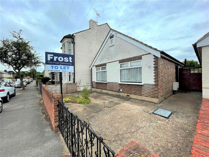 2 Bedroom Bungalow To Rent In Warwick Road, Ashford, Middlesex, TW15