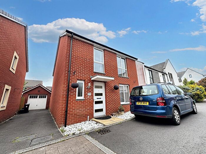 4 Bedroom Detached House To Rent In Eighteen Acre Drive, Patchway, Bristol, Gloucestershire, Ge, Gb, BS34