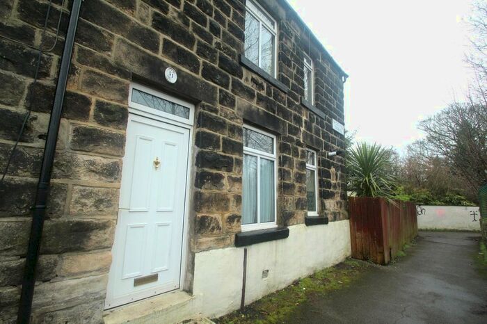 End Of Terrace House To Rent In Nydd Vale Terrace, Harrogate, North Yorkshire, HG1