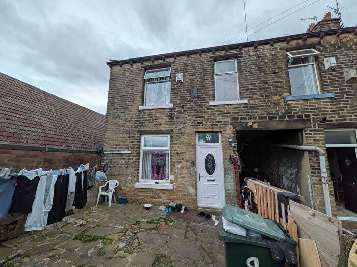 2 Bedroom Terraced House For Sale In Todd Terrace, Bradford, BD7