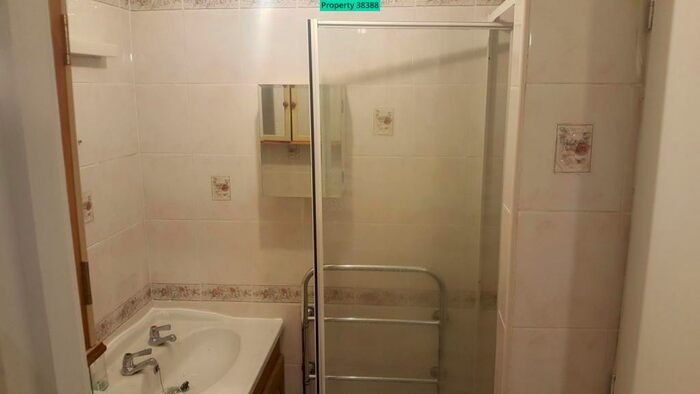 4 Bedroom Semi-Detached House To Rent In Bexleyheath, DA7