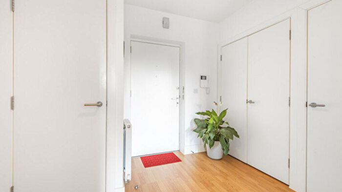 1 Bedroom Flat For Sale In Catkin House, Firwood Lane, Romford, RM3