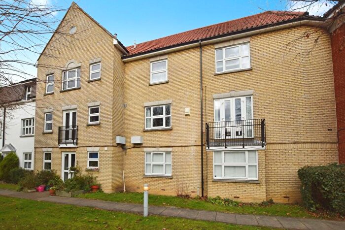 2 Bedroom Apartment For Sale In Tallow Gate, South Woodham Ferrers, Chelmsford, Essex, CM3