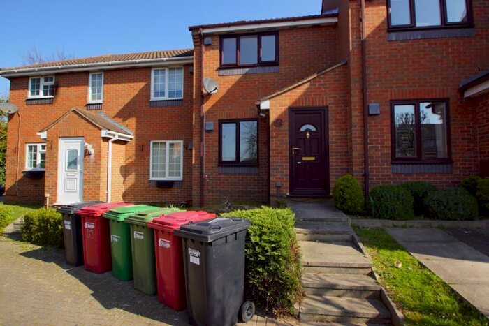 2 Bedroom Property To Rent In Pearl Gardens, Cippenham, Slough SL1