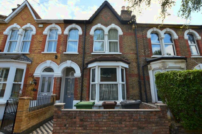3 Bedroom House To Rent In Glenthorne Road, Walthamstow, E17