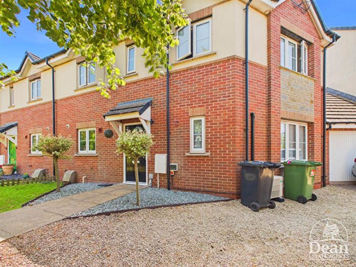 3 Bedroom Semi Detached House For Sale In Par Four Lane, Lydney, GL15
