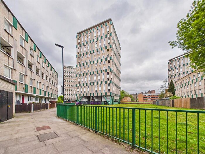 1 Bedroom Apartment For Sale In St Giles House, Mace Street, Bethnal Green, E2